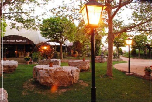Ramón Park-Hotel Santpedor Bagian luar foto