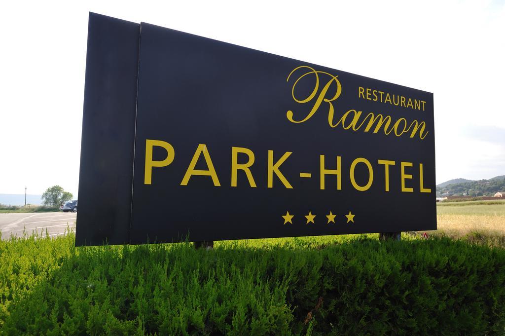 Ramón Park-Hotel Santpedor Bagian luar foto